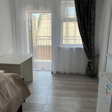 Tamchy "Bilim" Guest House מראה חיצוני תמונה