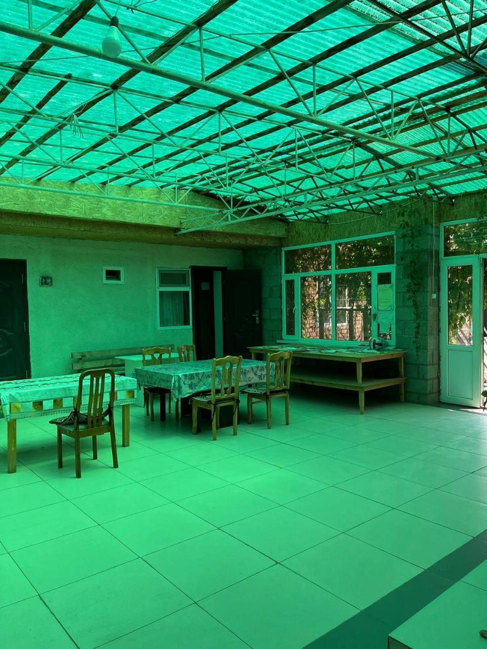 Tamchy "Bilim" Guest House מראה חיצוני תמונה