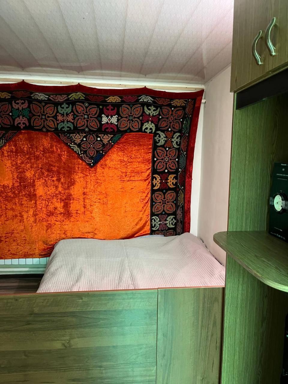 Tamchy "Bilim" Guest House מראה חיצוני תמונה